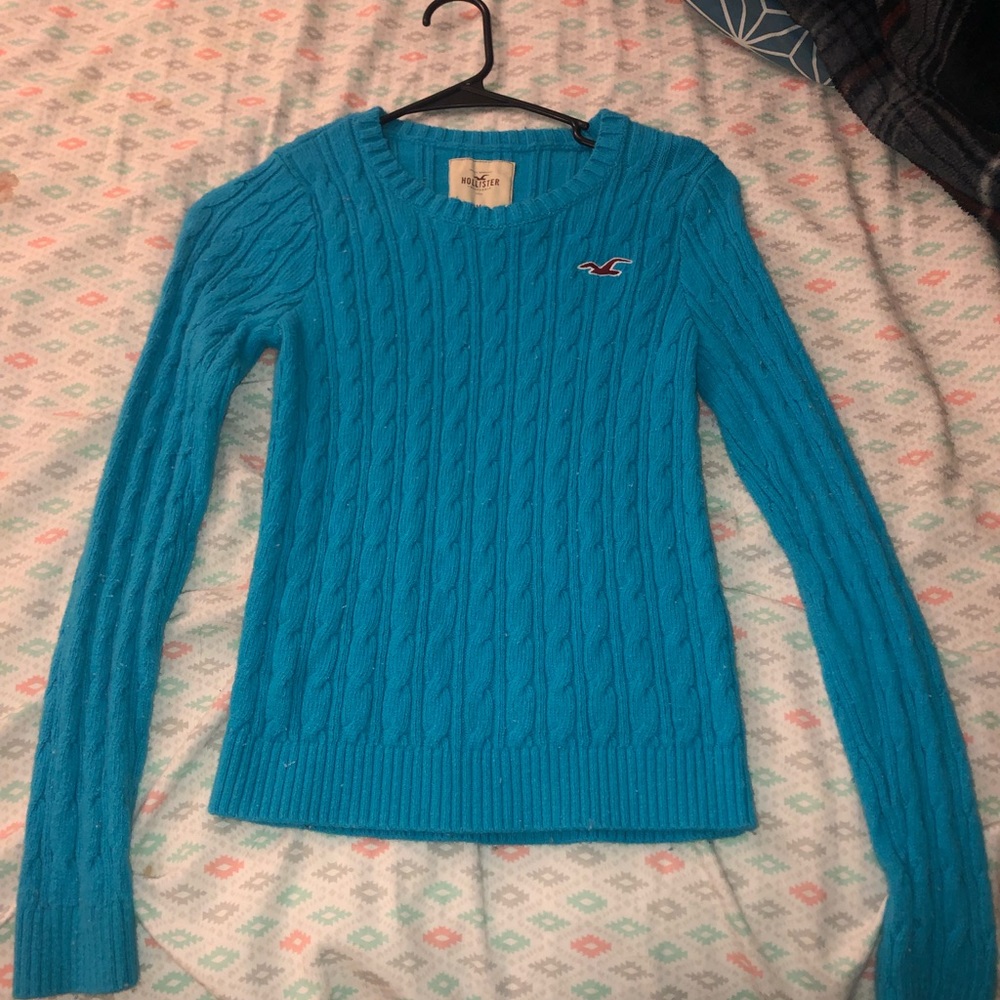 Hollister sweater